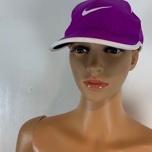 Nike Featherlight Dri-Fit Cap